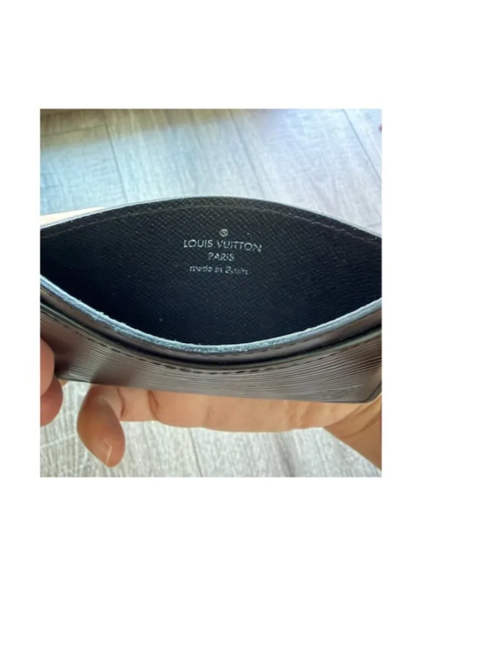 Louis Vuitton Black Epi Leather Card Holder – Men’s